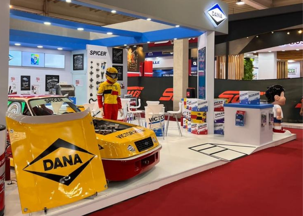 Dana apresenta na Autopar 2022 a réplica do Opala stockcar que